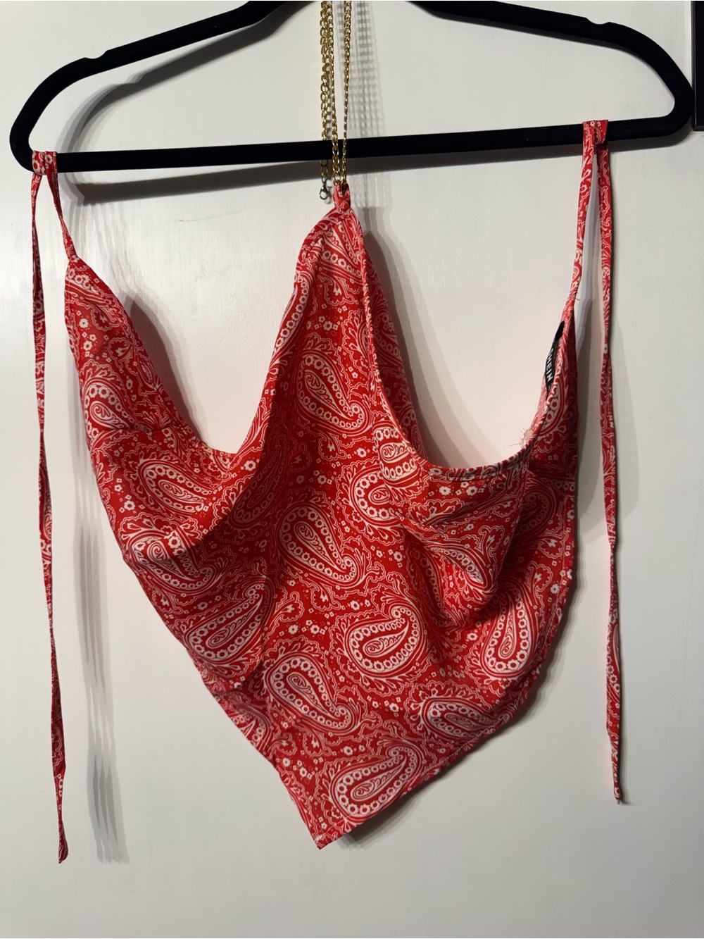 SHEIN Red Paisley Halter Bandana Crop Top - Picture 2 of 7